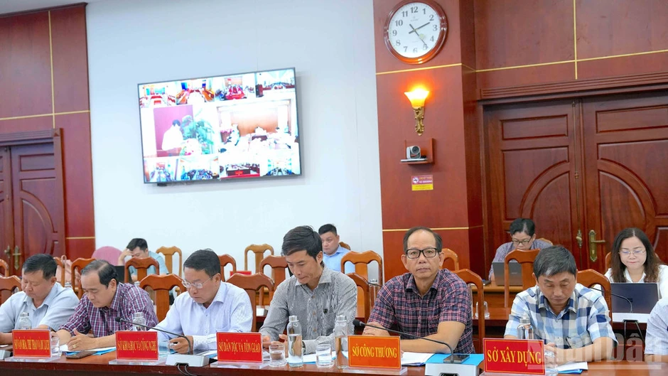 Cà Mau đột phá nhân lực để tăng trưởng hai con số Cà Mau đột phá nhân lực để tăng trưởng hai con số