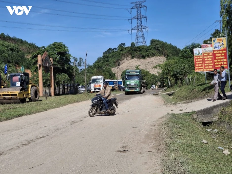 Cải tạo, nâng cấp Quốc lộ 14D nối cửa khẩu Nam Giang, Đà Nẵng với Lào Cải tạo, nâng cấp Quốc lộ 14D nối cửa khẩu Nam Giang, Đà Nẵng với Lào