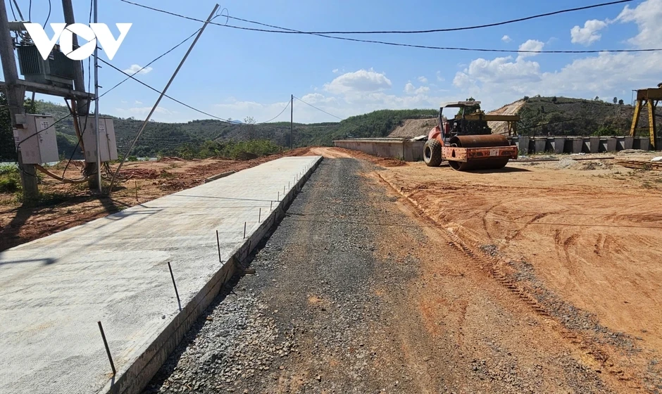 Cận cảnh dự án hơn 169 tỷ đồng ì ạch giữa lòng hồ Ya Ly Cận cảnh dự án hơn 169 tỷ đồng ì ạch giữa lòng hồ Ya Ly