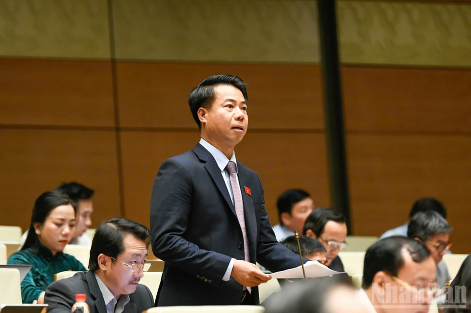Cần giải pháp "hạ nhiệt" mặt bằng giá bất động sản đang "leo thang" bất hợp lý Cần giải pháp "hạ nhiệt" mặt bằng giá bất động sản đang "leo thang" bất hợp lý
