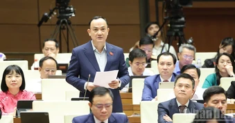 Cần giải pháp "hạ nhiệt" mặt bằng giá bất động sản đang "leo thang" bất hợp lý