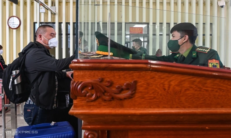 'Cần nâng nợ thuế cấm xuất cảnh người bỏ địa chỉ kinh doanh lên 5 triệu đồng' 'Cần nâng nợ thuế cấm xuất cảnh người bỏ địa chỉ kinh doanh lên 5 triệu đồng'