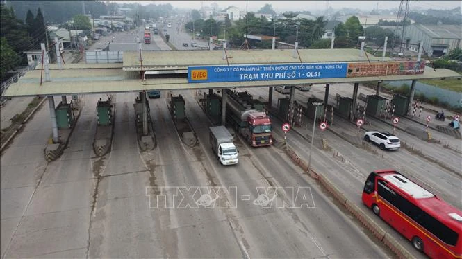 Cần sự phối hợp khi tháo dỡ trạm thu phí cầu Đồng Nai Cần sự phối hợp khi tháo dỡ trạm thu phí cầu Đồng Nai