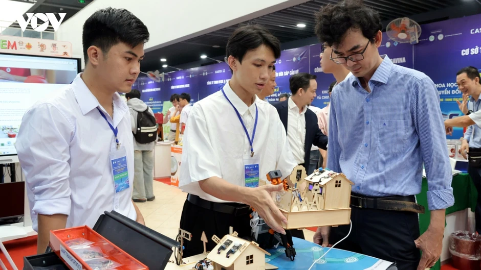 Cần Thơ cần đột phá để trở thành trung tâm đổi mới sáng tạo vùng ĐBSCL Cần Thơ cần đột phá để trở thành trung tâm đổi mới sáng tạo vùng ĐBSCL