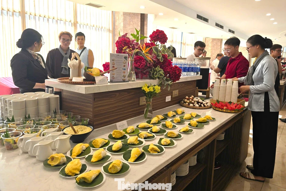 Cần Thơ 'đãi tiệc' buffet sầu riêng cả tuần Cần Thơ 'đãi tiệc' buffet sầu riêng cả tuần