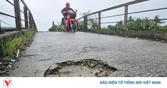 Cần Thơ tháo gỡ "điểm nghẽn" hạ tầng giao thông để các xã vùng sâu phát triển