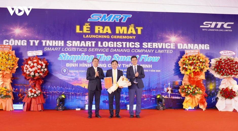 Cảng Đà Nẵng hướng tới mục tiêu xây dựng trung tâm Logistics hàng đầu miền Trung. Cảng Đà Nẵng hướng tới mục tiêu xây dựng trung tâm Logistics hàng đầu miền Trung.