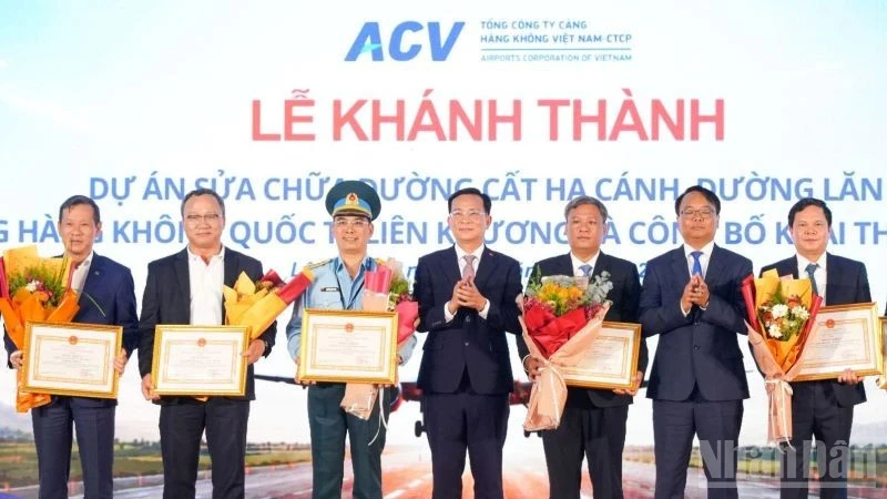 Cảng Hàng không quốc tế Liên Khương chính thức khai thác trở lại, đón các chuyến bay