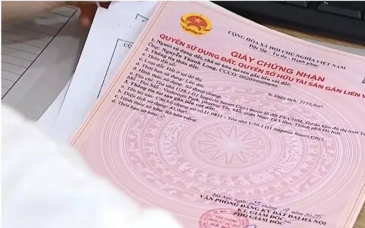 Cảnh giác với chiêu trò lừa "số hóa sổ đỏ" Cảnh giác với chiêu trò lừa "số hóa sổ đỏ"