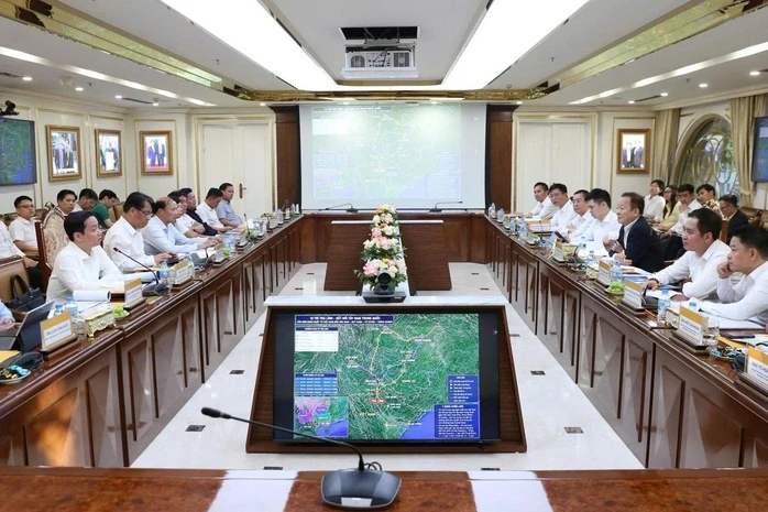 Cao Bằng mời gọi T&T Group nghiên cứu phát triển mô hình kinh tế cửa khẩu mới Cao Bằng mời gọi T&T Group nghiên cứu phát triển mô hình kinh tế cửa khẩu mới