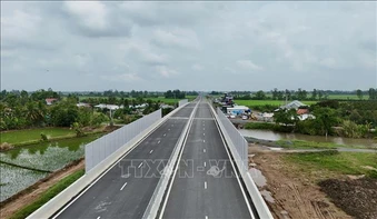 Cao tốc Châu Đốc - Cần Thơ - Sóc Trăng qua An Giang tăng tốc về đích