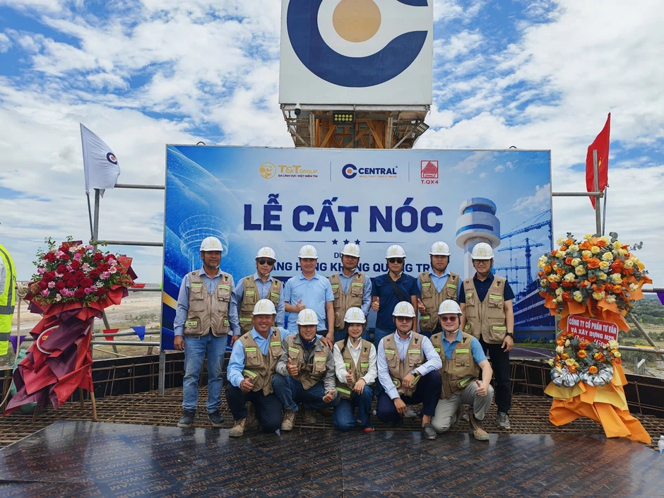 Cất nóc Đài Kiểm soát không lưu, Cảng hàng không Quảng Trị bứt tốc Cất nóc Đài Kiểm soát không lưu, Cảng hàng không Quảng Trị bứt tốc