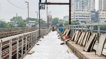 Cầu Long Biên “mặc áo mới”, thông xe cuối tháng 5 này