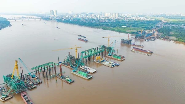 Cầu Trần Hưng Đạo 'tăng tốc' vượt lũ về đích Cầu Trần Hưng Đạo 'tăng tốc' vượt lũ về đích
