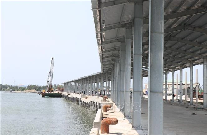 Chậm bàn giao mặt bằng Dự án Khu neo đậu tránh trú bão Tịnh Hòa (Quảng Ngãi) Chậm bàn giao mặt bằng Dự án Khu neo đậu tránh trú bão Tịnh Hòa (Quảng Ngãi)