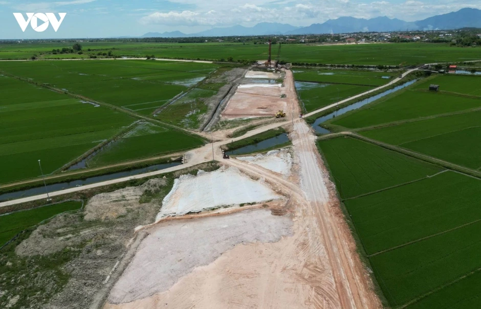 Chấm dứt hợp đồng với nhà thầu chậm tiến độ dự án đường Tố Hữu nối dài ở TP Huế Chấm dứt hợp đồng với nhà thầu chậm tiến độ dự án đường Tố Hữu nối dài ở TP Huế