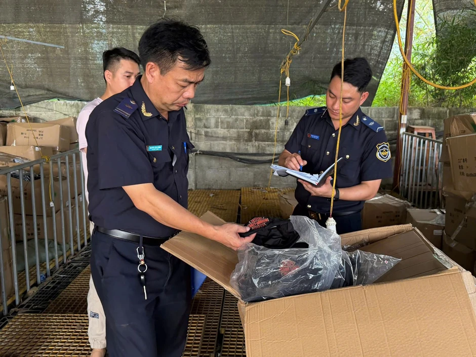 Chặn hàng hóa vi phạm quyền sở hữu trí tuệ để bảo vệ doanh nghiệp và người dân