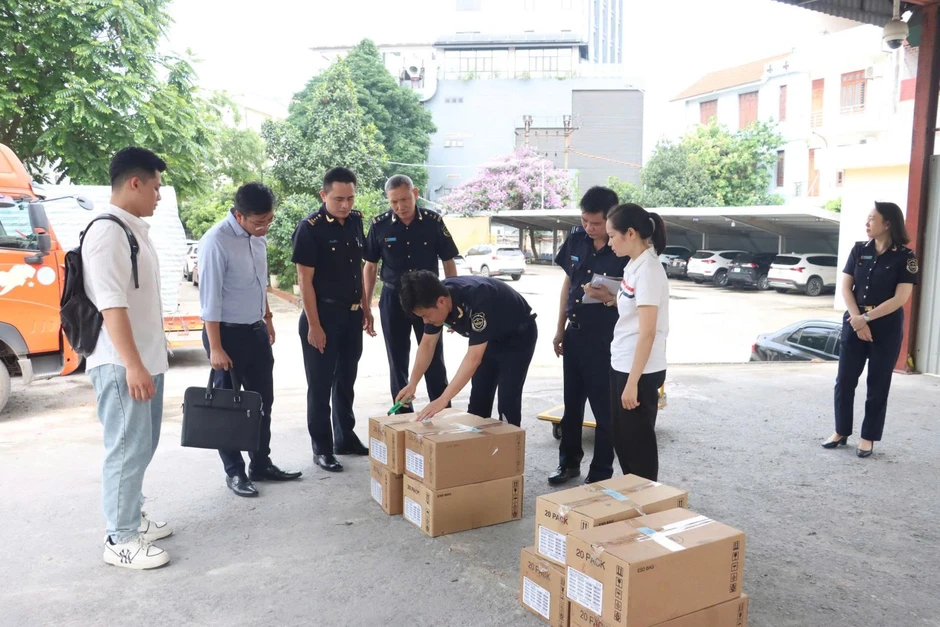 Chặn hàng hóa vi phạm quyền sở hữu trí tuệ để bảo vệ doanh nghiệp và người dân