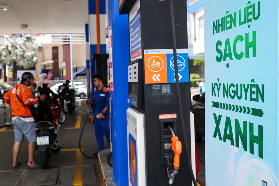 Chạy đua đưa xăng sinh học E10 ra thị trường Chạy đua đưa xăng sinh học E10 ra thị trường