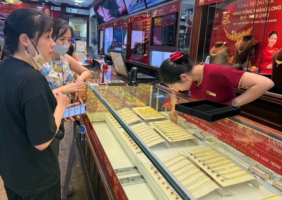 'Chênh lệch giá vàng có thể giảm về 10 triệu/lượng trong 1 - 2 tháng tới' 'Chênh lệch giá vàng có thể giảm về 10 triệu/lượng trong 1 - 2 tháng tới'