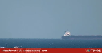 Chi phí bảo hiểm của tàu thuyền di chuyển qua eo biển Hormuz tăng vọt