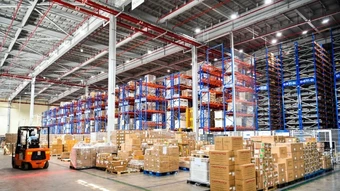 Chi phí tăng mạnh, đơn hàng sụt giảm: Doanh nghiệp đối mặt với cú sốc từ xung đột tại Trung Đông