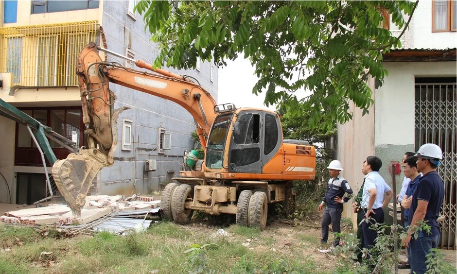 Chi tiền thưởng cho các hộ bàn giao đất ở thuộc dự án Cảng hàng không Gia Bình Chi tiền thưởng cho các hộ bàn giao đất ở thuộc dự án Cảng hàng không Gia Bình