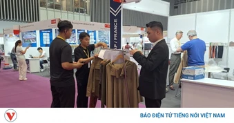 Chia nhỏ đơn hàng - cách dệt may Thành phố Hồ Chí Minh "thoát hiểm"