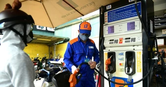 Chiều 25-6: Giá xăng dầu giảm mạnh
