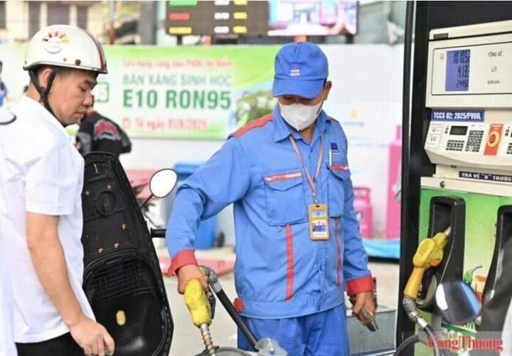 Chính phủ ban hành Nghị quyết kéo dài thời hạn ưu đãi thuế xăng dầu hết năm 2026 Chính phủ ban hành Nghị quyết kéo dài thời hạn ưu đãi thuế xăng dầu hết năm 2026