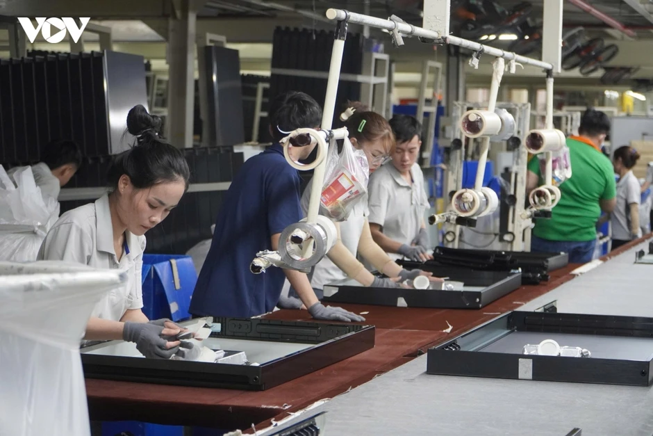 Chính quyền và doanh nghiệp cùng thay đổi để hướng đến KCN xanh, thông minh Chính quyền và doanh nghiệp cùng thay đổi để hướng đến KCN xanh, thông minh