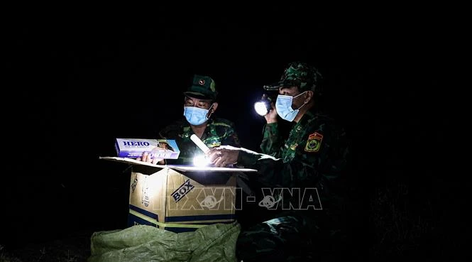 Chống buôn lậu trên tuyến biên giới Tây Ninh Chống buôn lậu trên tuyến biên giới Tây Ninh