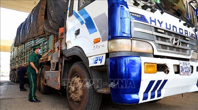 Chống buôn lậu trên tuyến biên giới Tây Ninh Chống buôn lậu trên tuyến biên giới Tây Ninh