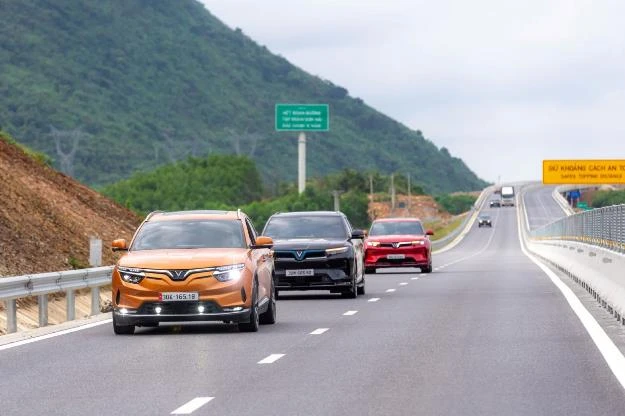 Chủ doanh nghiệp tiết lộ lý do mua VinFast VF 8: "Lãi đậm" cả trải nghiệm lẫn chi phí