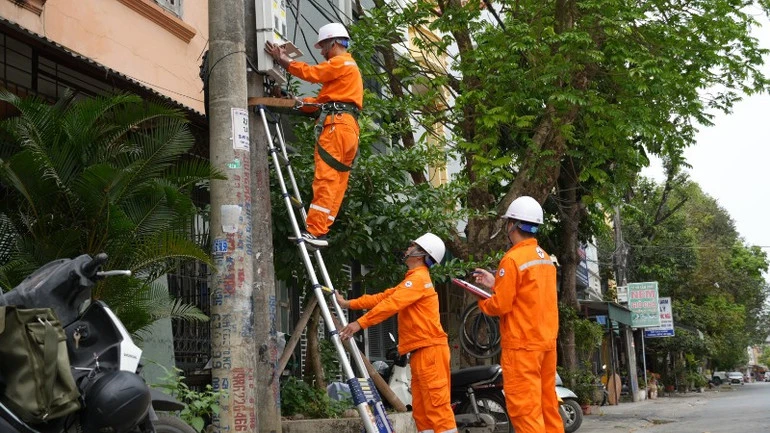 Chủ động bảo đảm điện mùa nắng nóng tại miền bắc Chủ động bảo đảm điện mùa nắng nóng tại miền bắc