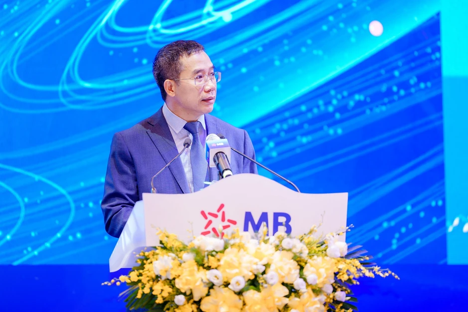 Chủ tịch MB trần tình trước câu hỏi ‘tại sao chia tiền mặt ít thế' Chủ tịch MB trần tình trước câu hỏi ‘tại sao chia tiền mặt ít thế'