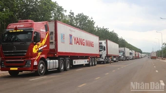 Chủ tịch thành phố Đồng Nai chỉ đạo "nóng" xử lý ùn tắc xe chở sầu riêng sau khi Báo Nhân Dân phản ánh