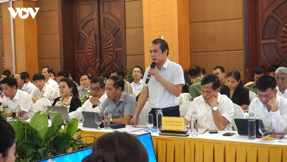 Chủ tịch thành phố Huế đối thoại để gỡ khó cho doanh nghiệp Chủ tịch thành phố Huế đối thoại để gỡ khó cho doanh nghiệp