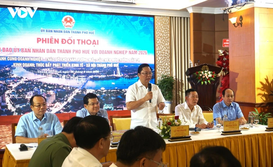 Chủ tịch thành phố Huế đối thoại để gỡ khó cho doanh nghiệp Chủ tịch thành phố Huế đối thoại để gỡ khó cho doanh nghiệp