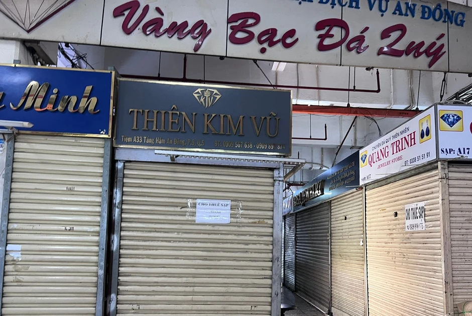 Chưa từng có: Hơn 30 doanh nghiệp vàng, kim cương ở TPHCM đóng cửa Chưa từng có: Hơn 30 doanh nghiệp vàng, kim cương ở TPHCM đóng cửa
