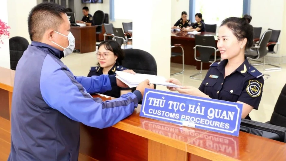 Chuẩn hóa khai báo hải quan với hàng chuyển phát nhanh