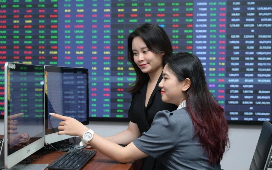 Chứng khoán tháng 3/2026: Vượt "bão" giá dầu, đón sóng nâng hạng Chứng khoán tháng 3/2026: Vượt "bão" giá dầu, đón sóng nâng hạng