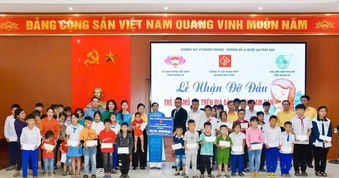 Chương trình 'Mẹ đỡ đầu - Kết nối yêu thương' đồng hành cùng 300 trẻ mồ côi