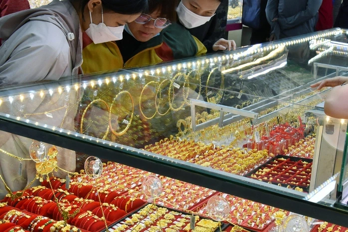 Chuyên gia cảnh báo 3 rủi ro lớn nếu cho phép doanh nghiệp vay vàng trong dân Chuyên gia cảnh báo 3 rủi ro lớn nếu cho phép doanh nghiệp vay vàng trong dân