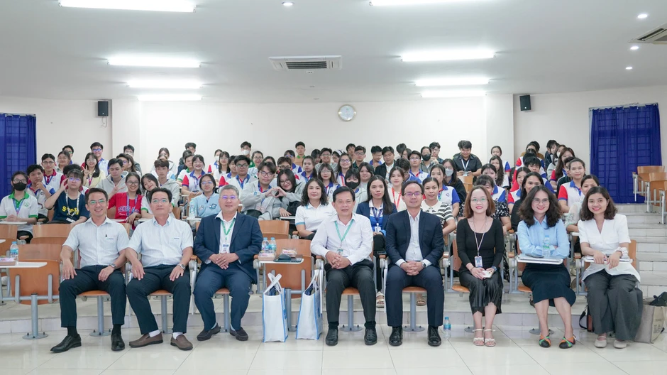 Chuyển mình toàn diện chuỗi giá trị ngành Dược: Từ công nghệ đến nguồn nhân lực chất lượng cao Chuyển mình toàn diện chuỗi giá trị ngành Dược: Từ công nghệ đến nguồn nhân lực chất lượng cao