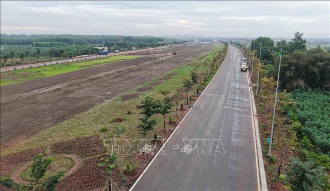 Cơ bản thống nhất hướng tuyến của 2 tuyến đường sắt kết nối sân bay Long Thành Cơ bản thống nhất hướng tuyến của 2 tuyến đường sắt kết nối sân bay Long Thành