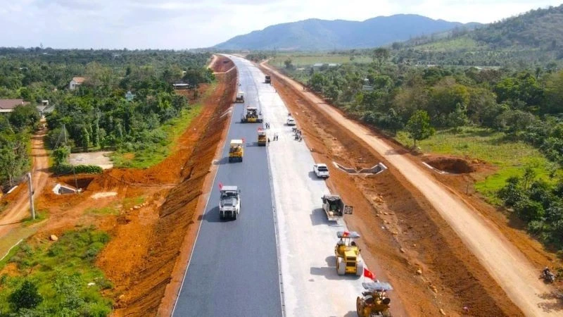 Cơ chế nào chia sẻ rủi ro biến động giá cho các dự án hạ tầng giao thông? Cơ chế nào chia sẻ rủi ro biến động giá cho các dự án hạ tầng giao thông?