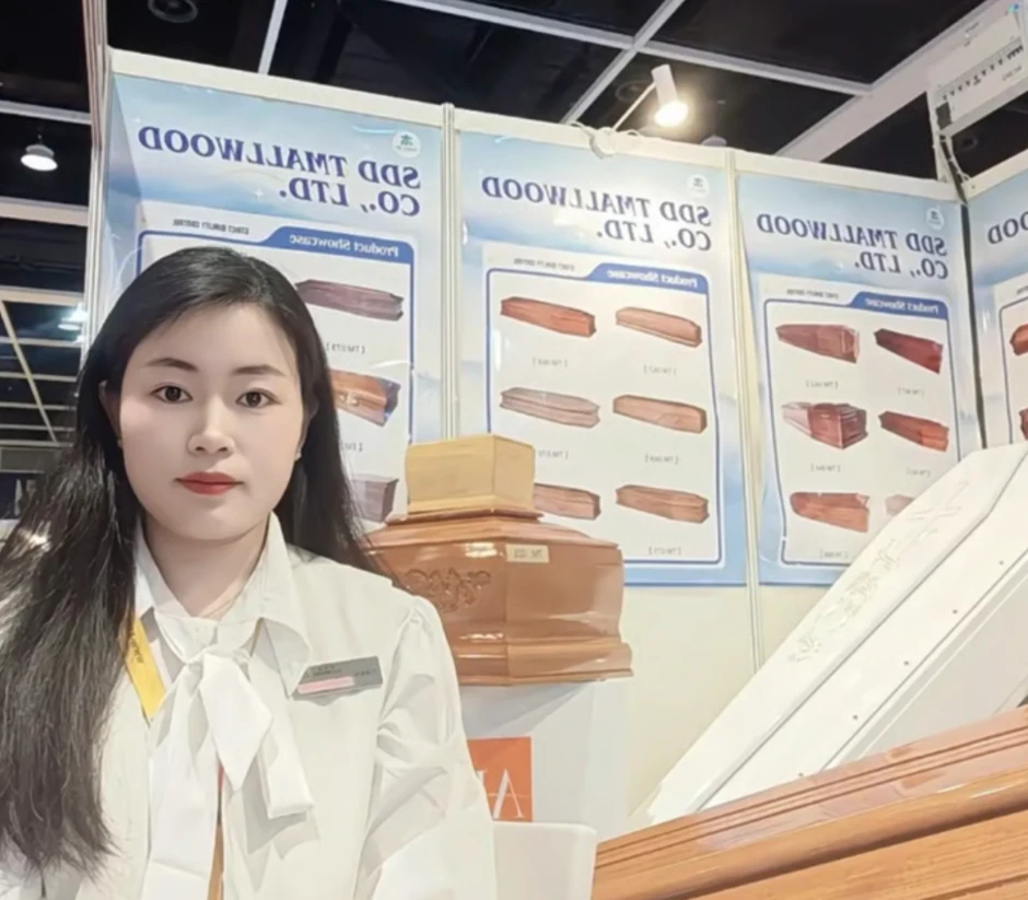 Cô gái bỏ nghề giáo viên, bán quan tài sang châu Âu thu hàng chục triệu USD Cô gái bỏ nghề giáo viên, bán quan tài sang châu Âu thu hàng chục triệu USD