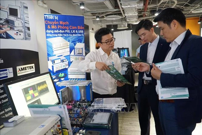 Cơ hội và bài toán chính sách cho Việt Nam từ chiến lược bán dẫn của Mỹ Cơ hội và bài toán chính sách cho Việt Nam từ chiến lược bán dẫn của Mỹ