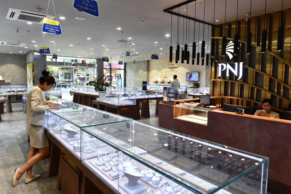 Cổ phiếu PNJ tăng trần giữa lúc thêm nhân viên kiểm định PNJ-Lab bị khởi tố Cổ phiếu PNJ tăng trần giữa lúc thêm nhân viên kiểm định PNJ-Lab bị khởi tố